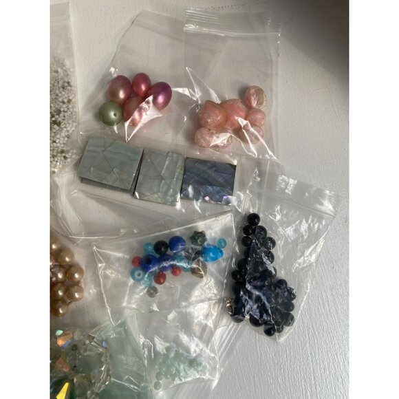 Mixed bead Lot Multiple Colors, Sizes, Stone, Crystal, Metal, Glass, Shell - Picture 4 of 7